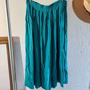 Vintage J.G. Hook 100% Silk Pleated Maxi Skirt with Pockets in Teal